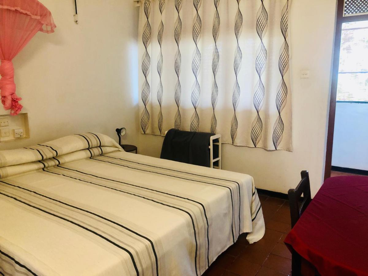Hotel Hemadan Bentota Esterno foto