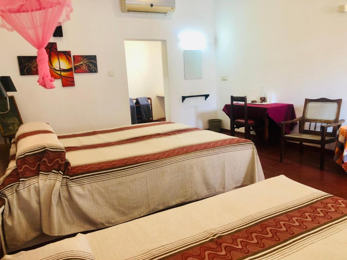 Hotel Hemadan Bentota Esterno foto