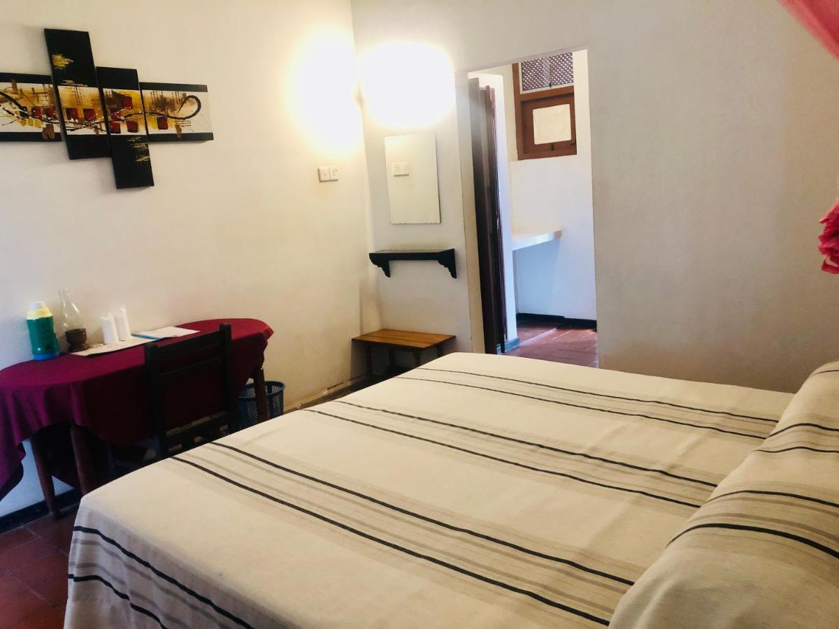 Hotel Hemadan Bentota Esterno foto