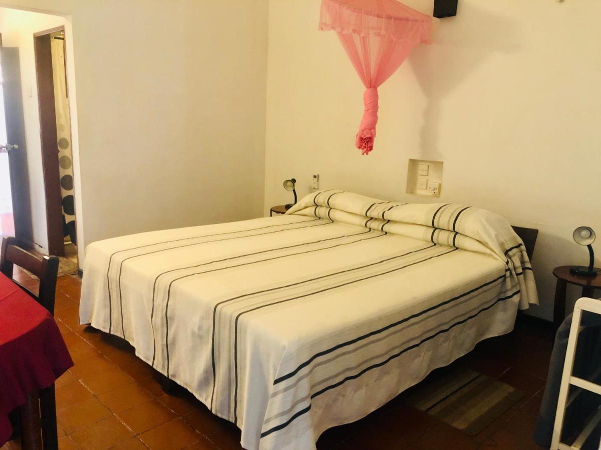 Hotel Hemadan Bentota Esterno foto