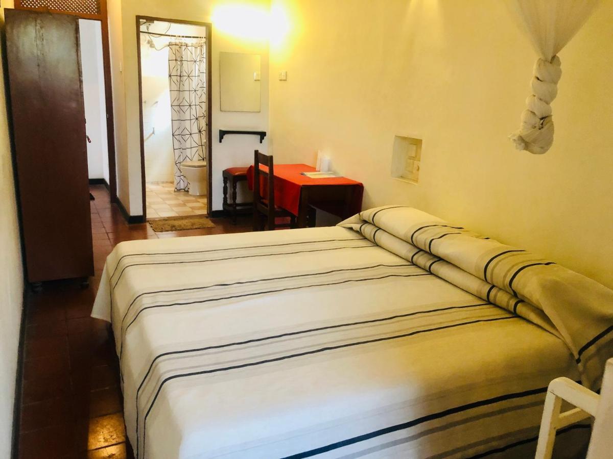 Hotel Hemadan Bentota Esterno foto