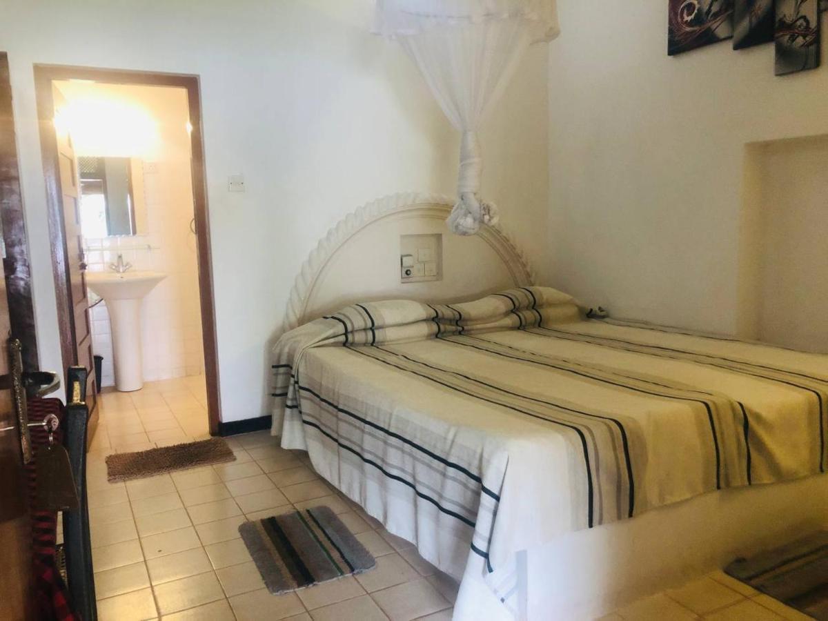 Hotel Hemadan Bentota Esterno foto