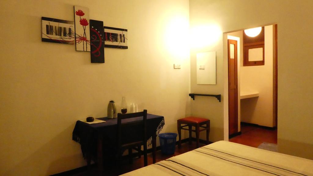 Hotel Hemadan Bentota Esterno foto