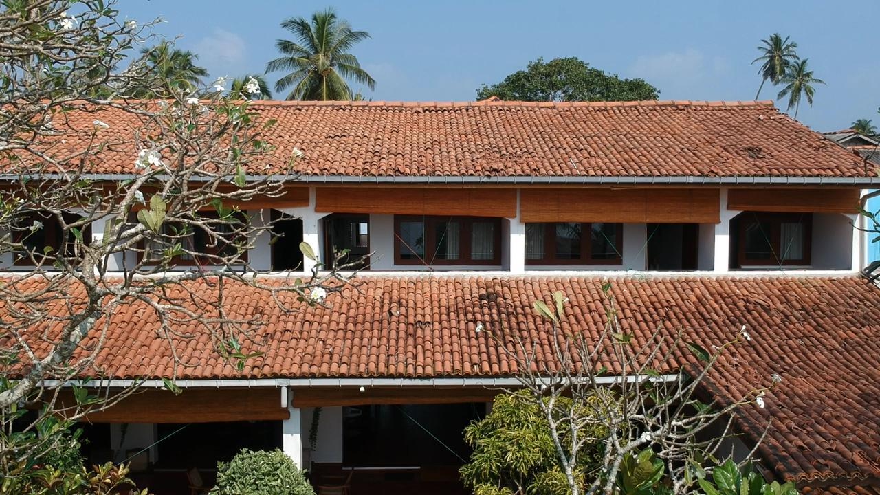 Hotel Hemadan Bentota Esterno foto
